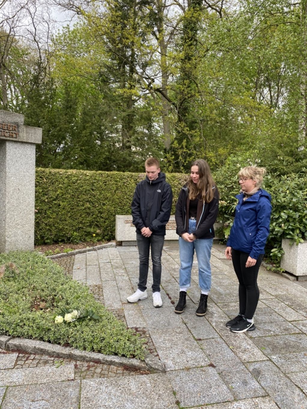 Friedhof Parchim: Schüler des Eldenburg-Gymnasiums Lübz, 5. mai 2020
